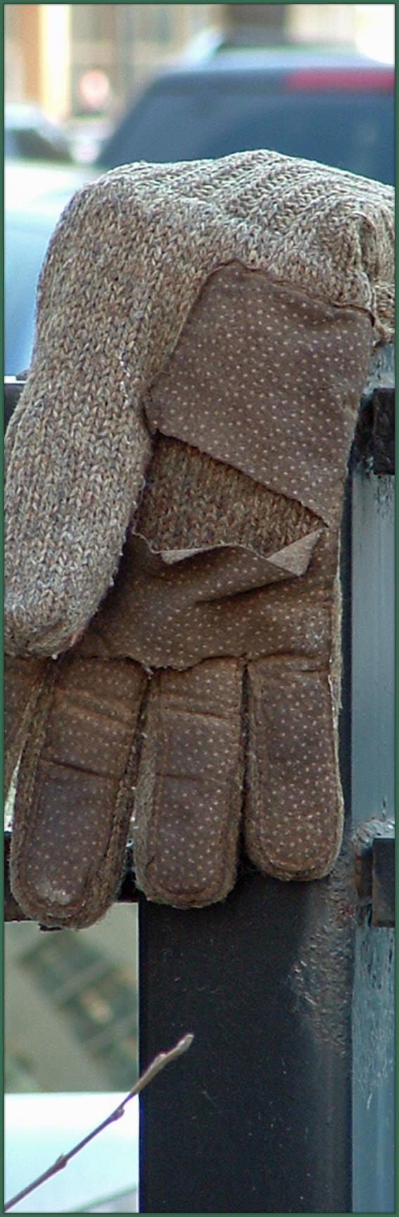 GloveonFence